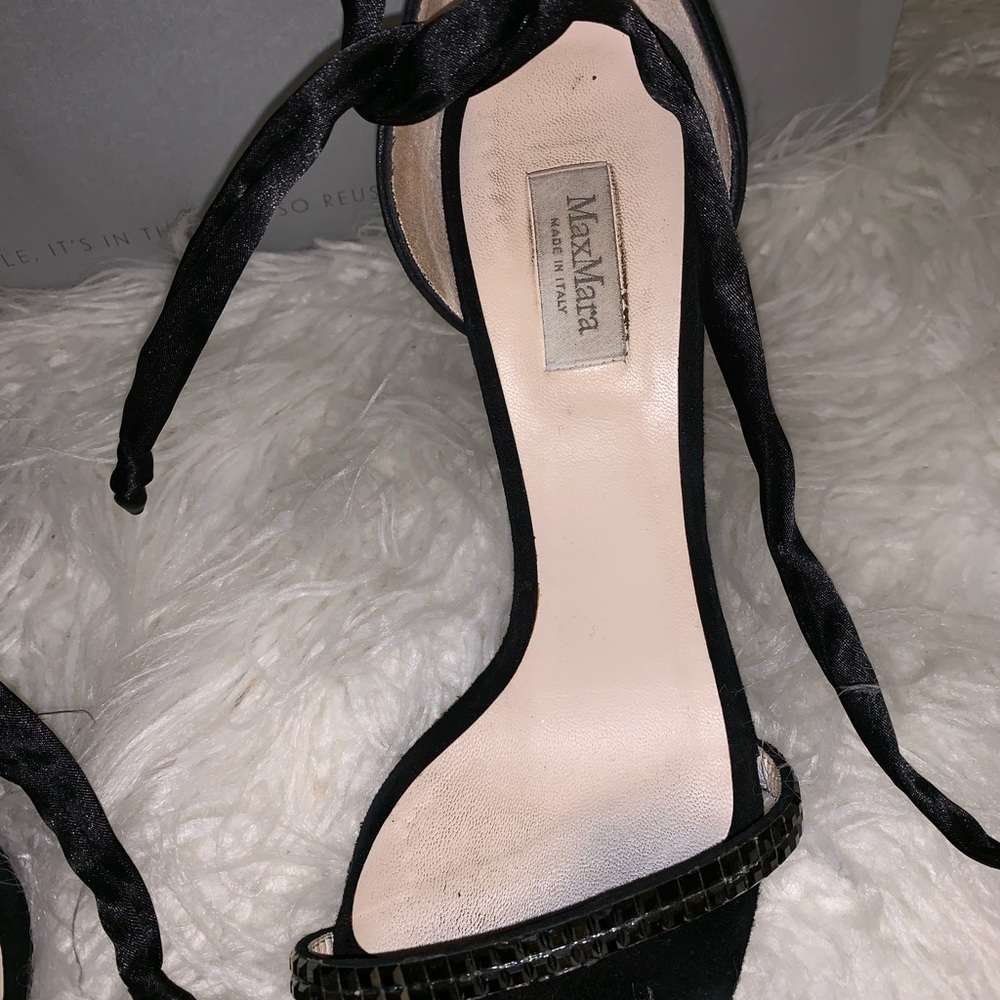 Sold/Max Mara heel - Picture 3 of 8